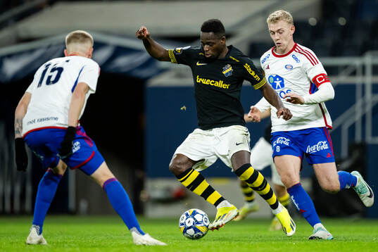AIKs Ismaila Coulibaly i en kamp mot Vålerengas Elias