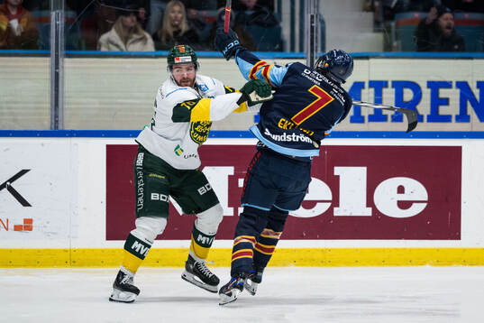 Björklövens Sakke Hämäläinen och Djurgårdens Victor