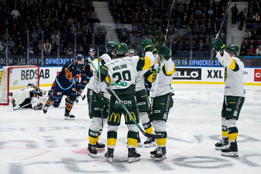 Björklövens Alexander Wiklund jublar