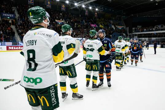 Björklövens Fredric Weigel och Djurgårdens Marcus Krüger