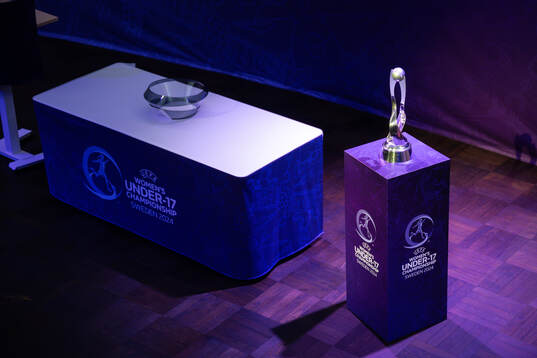 View over the draw and trophy