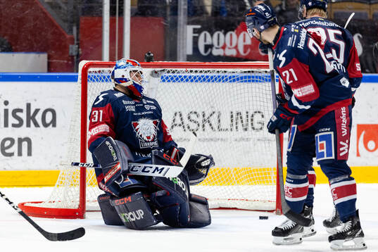 Linköpings målvakt Jesper Myrenberg deppar