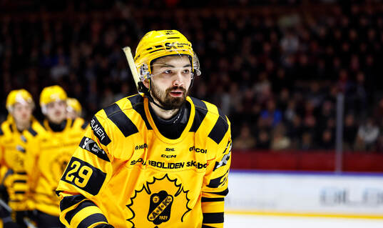 Skellefteås Dylan Sikura jublar