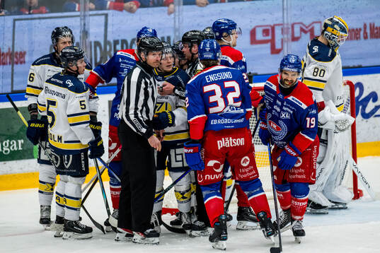 Stökigt framför HVs mål