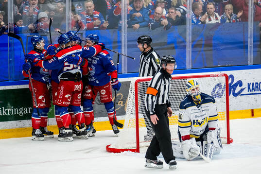 Bläddra bland fler bilder av Ishockey, Kval till SHL, Oskarshamn - HV71