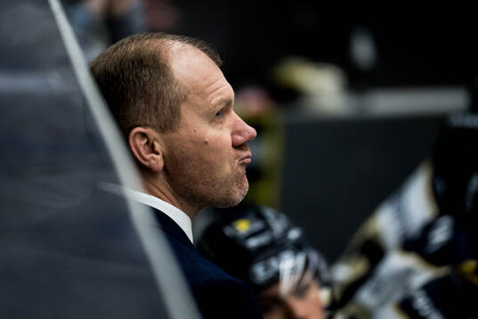 HV71s huvudtränare Johan Lindbom