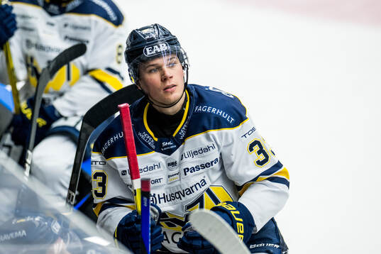 HV71s Måns Lindbäck deppar