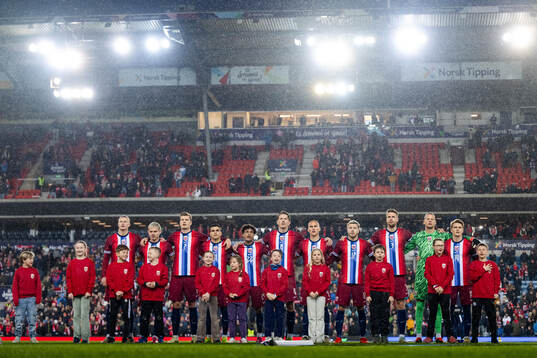 Players of Norway line up