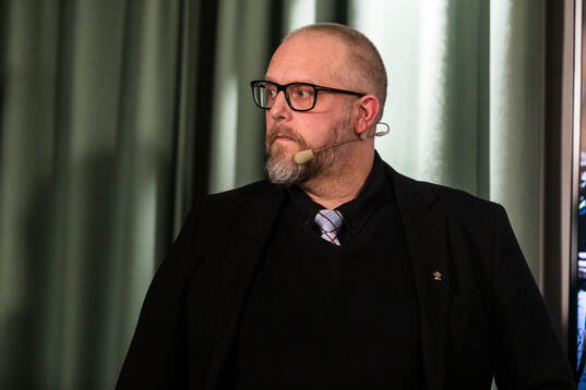 Mats Ihlbom, åklagare deltar i en debatt anordnad utav