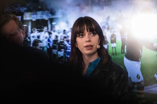 Elsa Alm, debattör, fotbollssupporter och ungsekreterare i