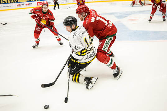 AIKs Oscar Öhman och Moras Henrik Eriksson