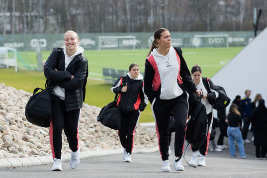 Johanna Fossdalsá Sørensen and Goalkeeper Kajsa Höglund