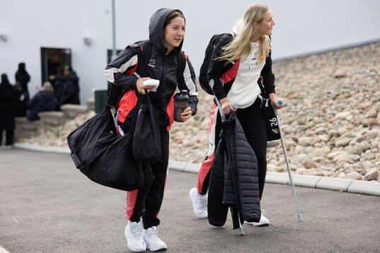 Ruby Grant and Alexandra Larsson of Häcken