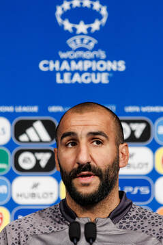 Head coach Mak Lind of Häcken at a press conference