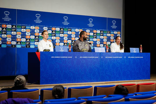 Filippa Curmark, Head coach Mak Lind and Rusul Rosa Kafaji