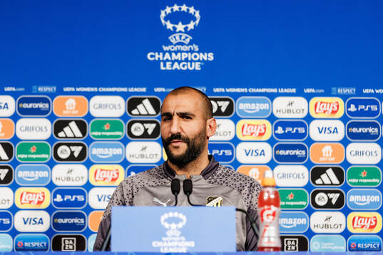 Head coach Mak Lind of Häcken at a press conference