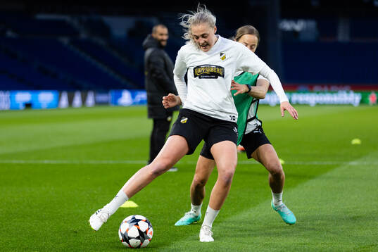 Elma Junttila Nelhage and Aivi Luik of Häcken