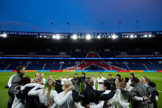 Bläddra bland fler bilder av Football, UEFA Women's Champions League, Häcken, Press Conference & Training 