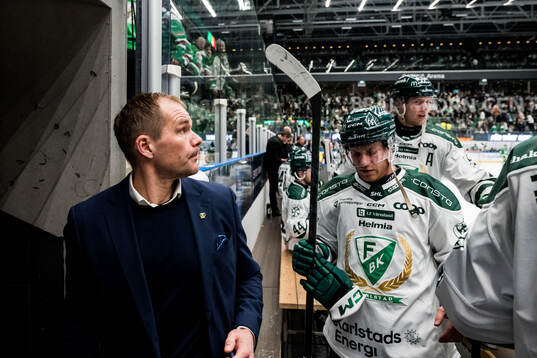 Färjestads tränare Thomas Mitell deppar