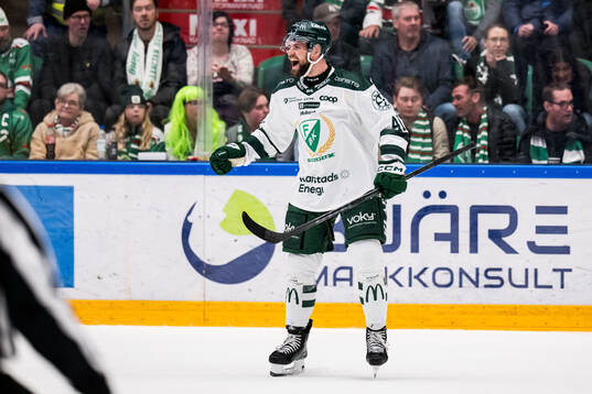 Färjestads Henrik Björklund jublar