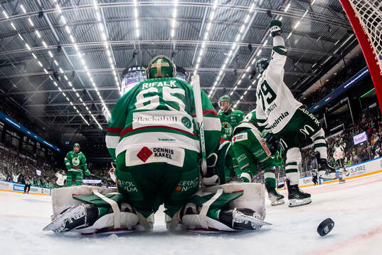 Färjestads Patrik Lundh jublar