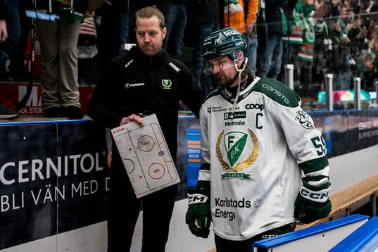 Färjestads Linus Johansson deppar