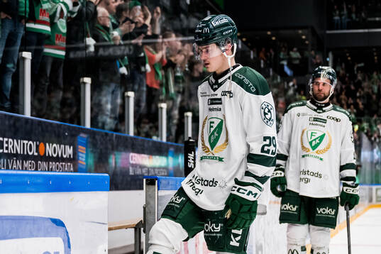 Färjestads Lucas Forsell deppar