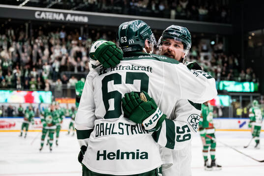 Färjestads Carl Dahlström och Linus Johansson deppar