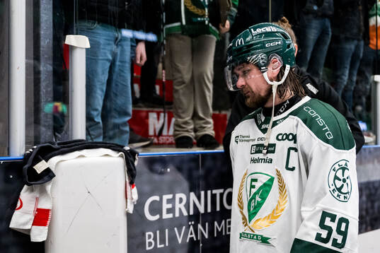 Färjestads Linus Johansson deppar