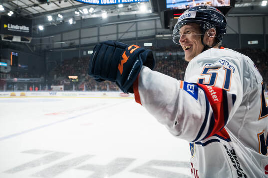 Växjös Emil Sylvegård jublar