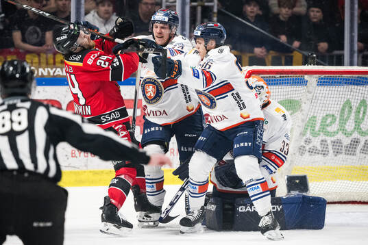 Växjös Joel Persson och Luleås Brendan Shinnimin