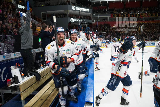Växjös Brian Cooper jublar