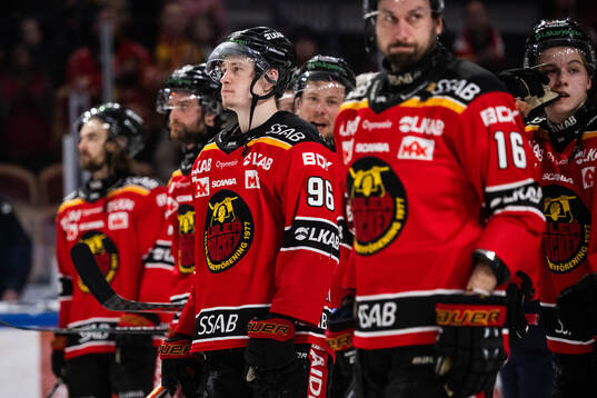 Luleås Pontus Andreasson deppar med lagkamrater