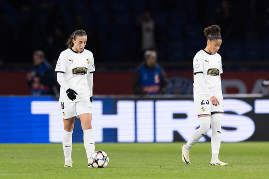 Rusul Rosa Kafaji and Felicia Schröder looks dejected