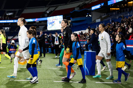 Filippa Curmark, Jennifer Falk, and Aivi Luik of Häcken