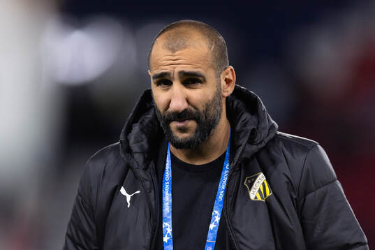 Head coach Mak Lind of Häcken looks dejected