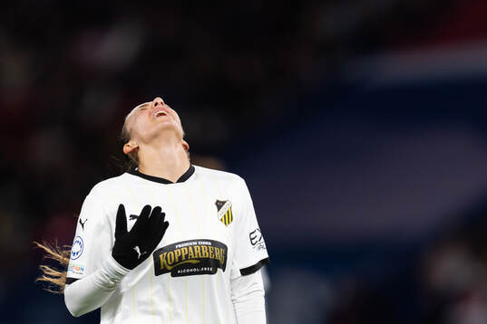 Rusul Rosa Kafaji of Häcken looks dejected