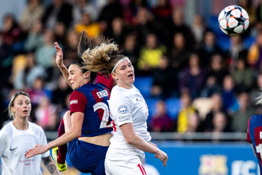 Ingrid Syrstad Engen of Barcelona and Signe Gaupset of Brann