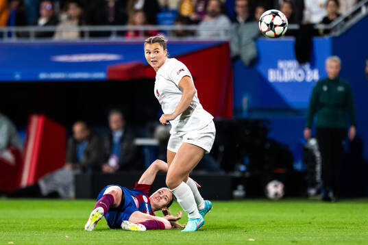 Irene Paredes of Barcelona and Anna Nerland Aahjem of Brann
