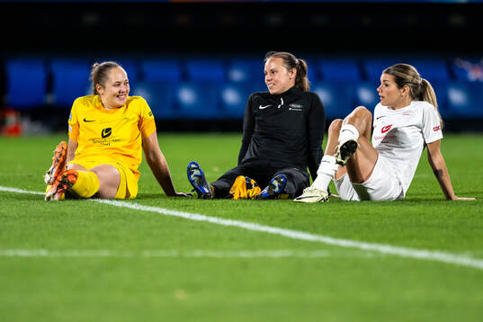 Goalkeeper Aurora Mikalsen, goalkeeper Sandra Stavenes and