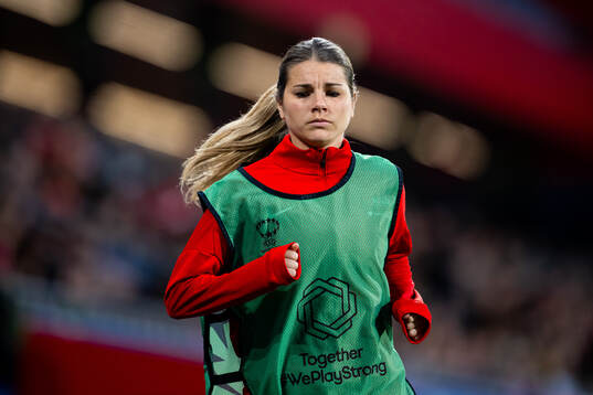Andrine Hegerberg of Brann warms up