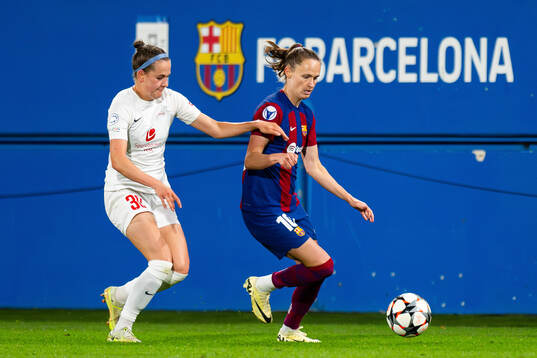 Joanna Tynnilä of Brann and Caroline Graham Hansen of
