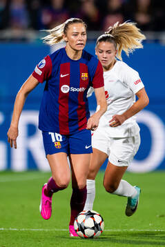 Fridolina Rolfö of Barcelona and Johanna Renmark of Brann