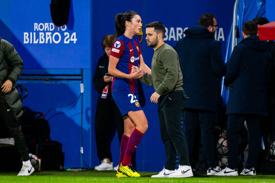 Ingrid Syrstad Engen and Jonatan Giráldez, head coach of