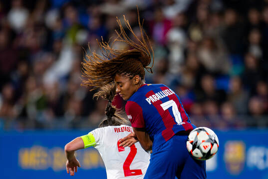 Cecilie Redisch Kvamme of Brann and Salma Paralluelo of