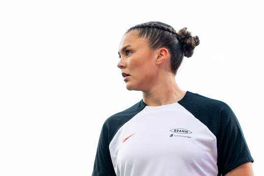 Anna Nerland Aahjem of Brann warms up
