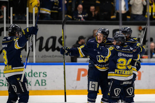 HV71s Henrik Borgström, Tommi Tikka, Andre Petersson och
