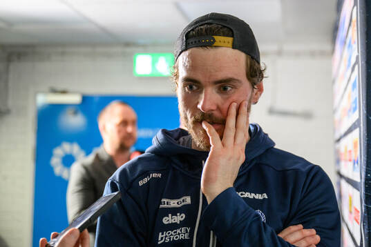 Oskarshamns Oscar Engsund deppar