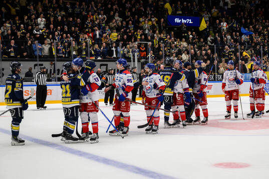 HV71s och Oskarshamns spelare