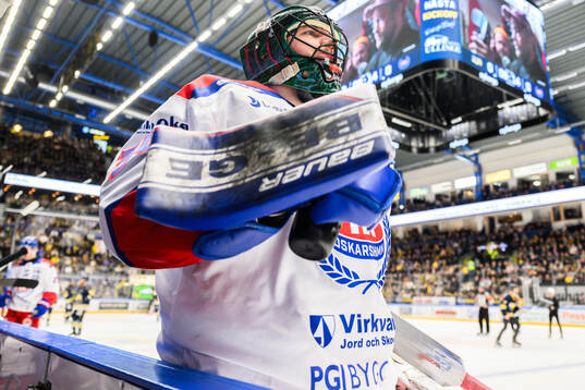 Oskarshamns målvakt Tomas Rydén deppar